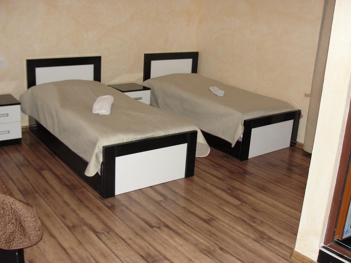 Guest House 26 ميستيا المظهر الخارجي الصورة